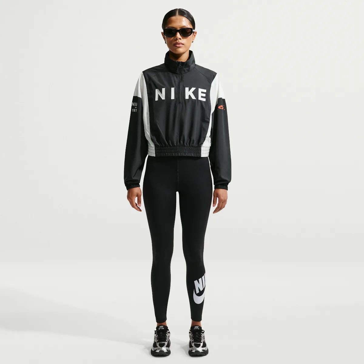 Sportswear Classics High-Waisted Graphic Leggings by Nike