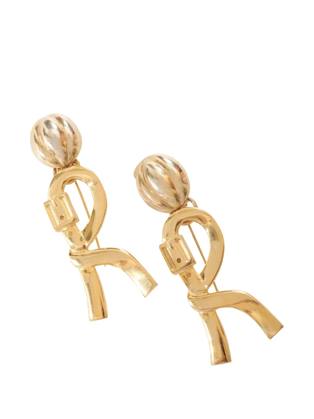 drop earrings -