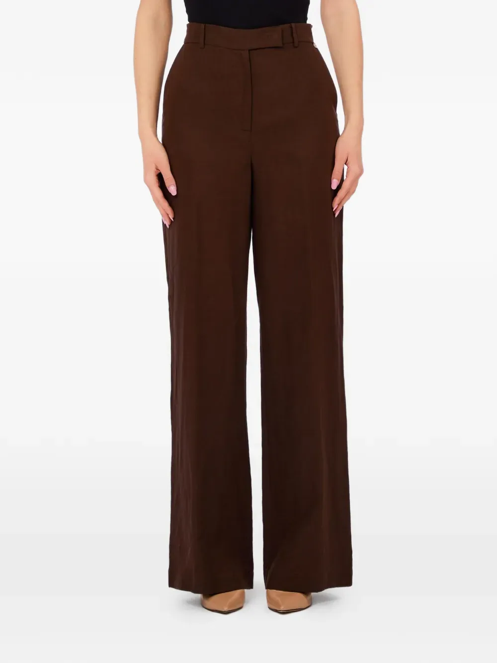 high-waisted trousers -