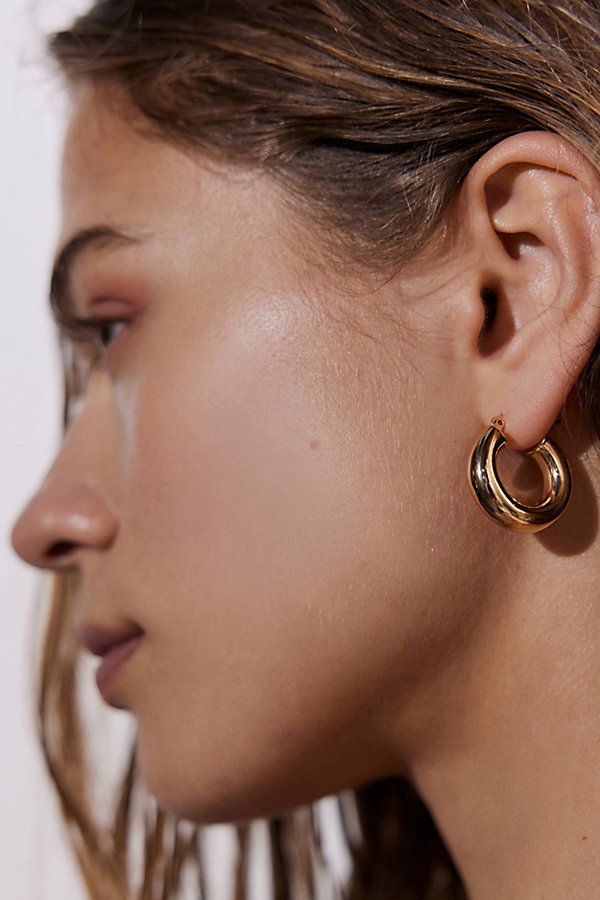 Essential Medium Tube Hoop Earrings