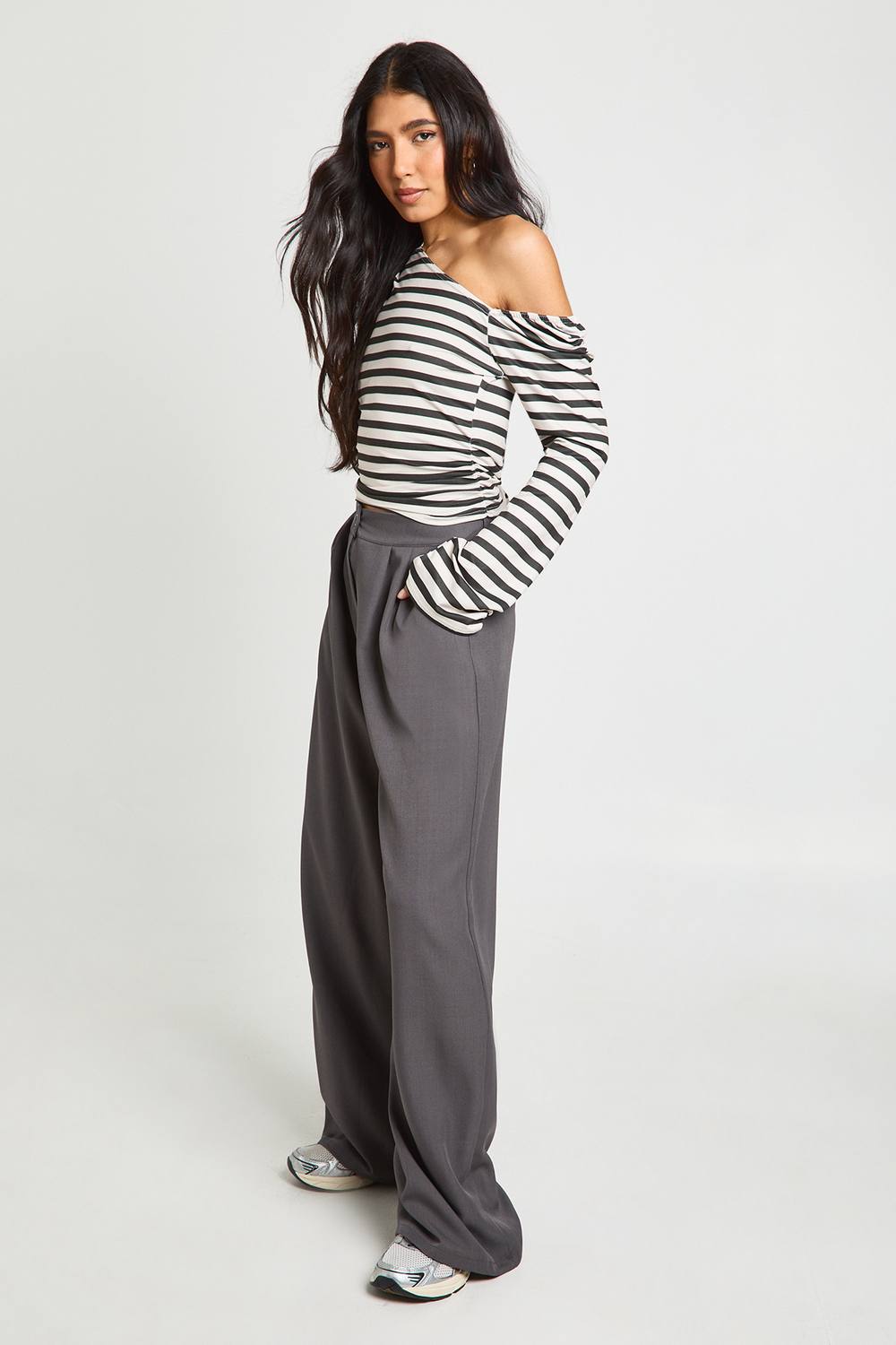 Woven Tailored Pleated Wide Leg Trouser