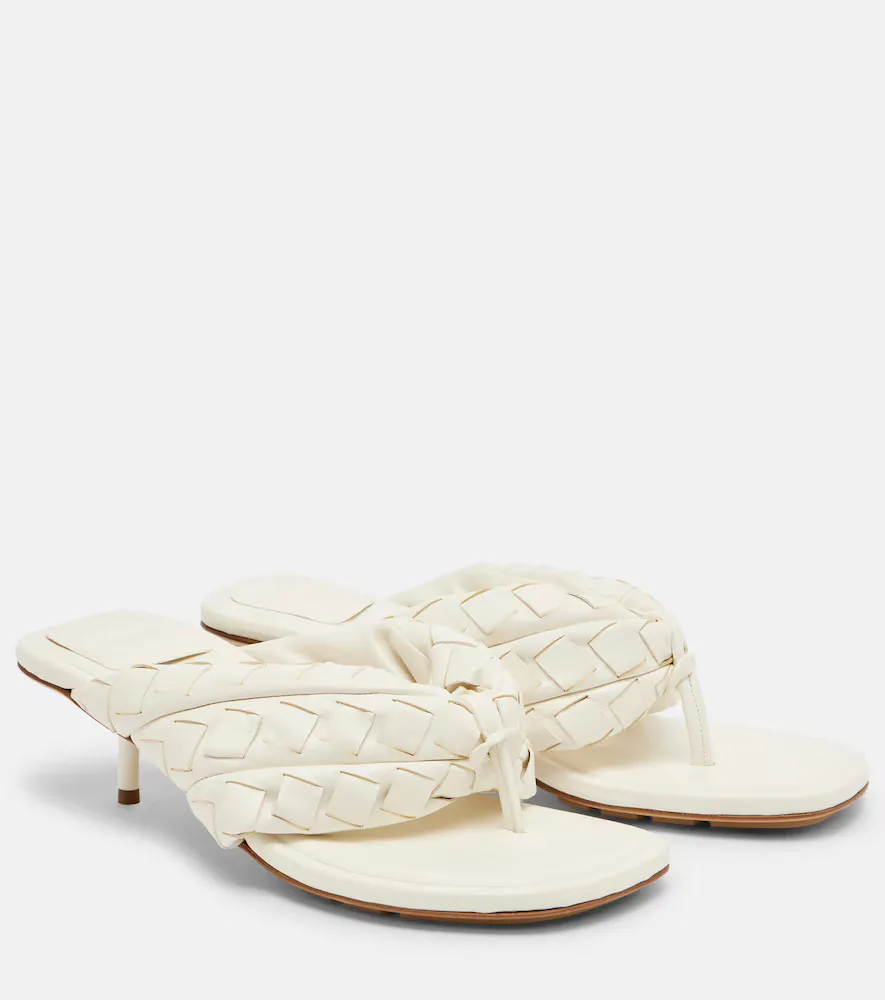 Salsa Intrecciato Leather Thong Sandals by Bottega Veneta