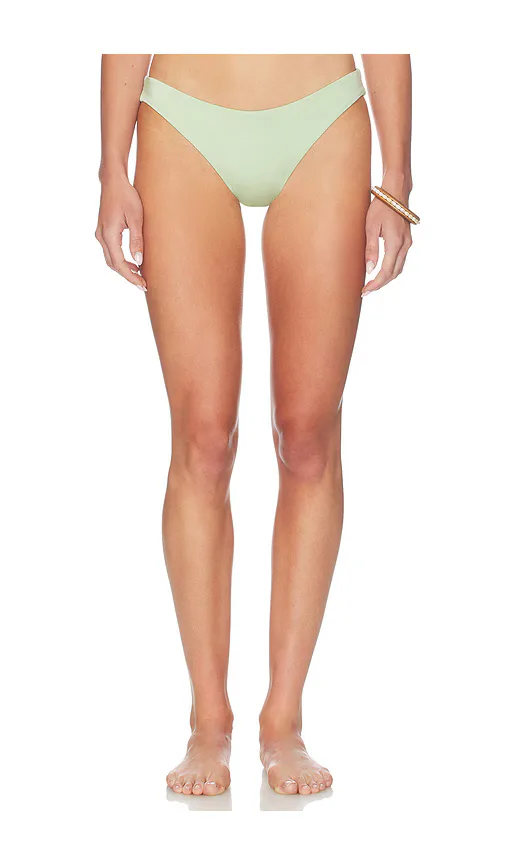 Agua Bendita x Revolve Lola Brazilian