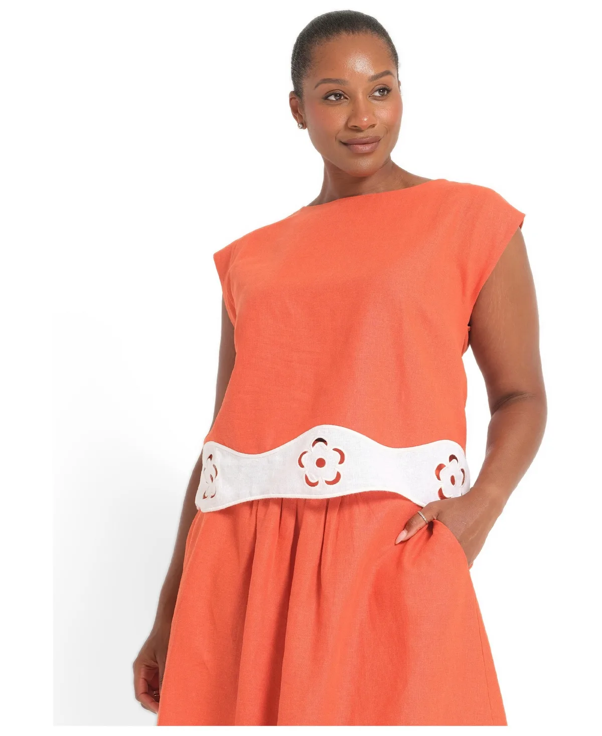 Kaia Embroidered Linen Relaxed Top by Estelle