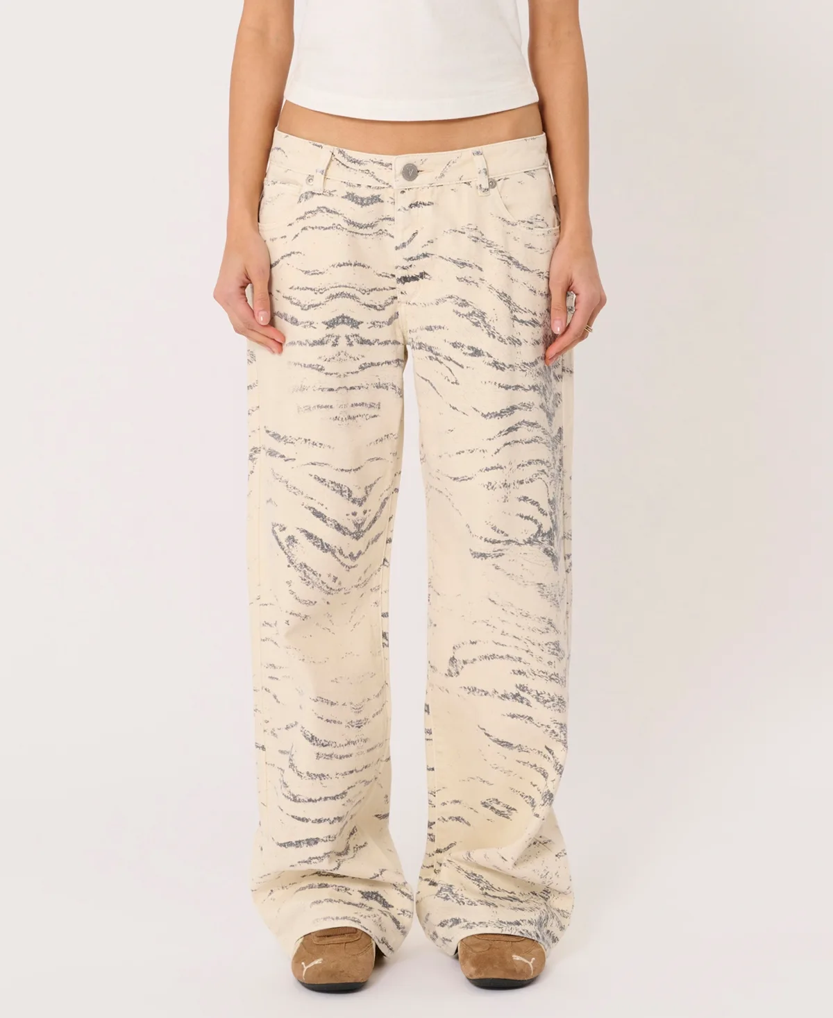 99 Valentina Baggy-Fit Wide-Leg Jeans by Abrand