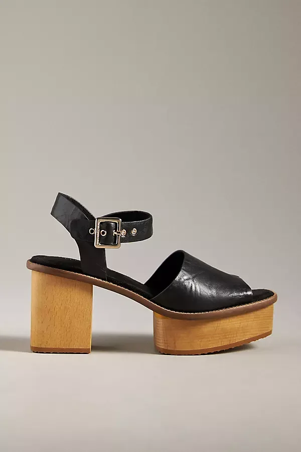 Groove Platform Sandals
