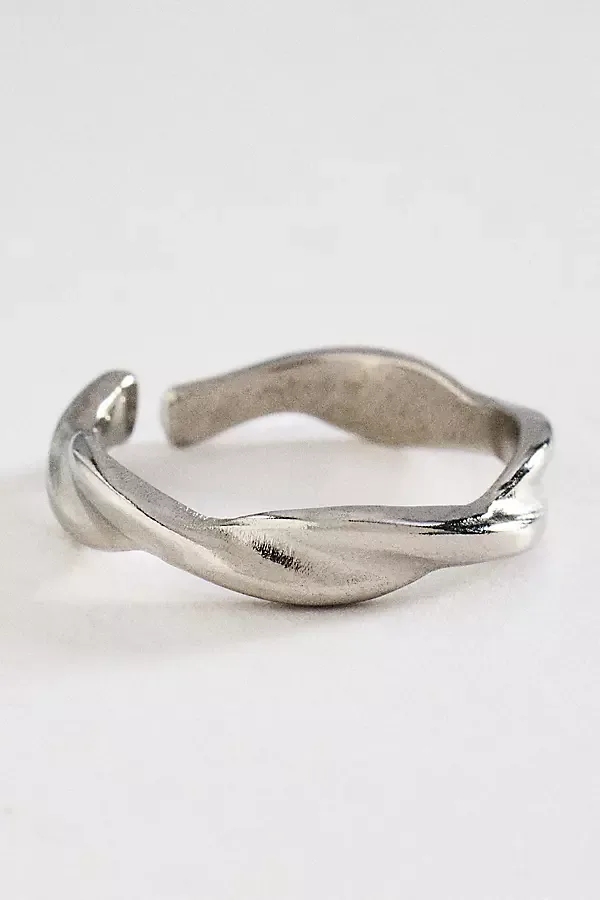 Twisted Water-Resistant Ring