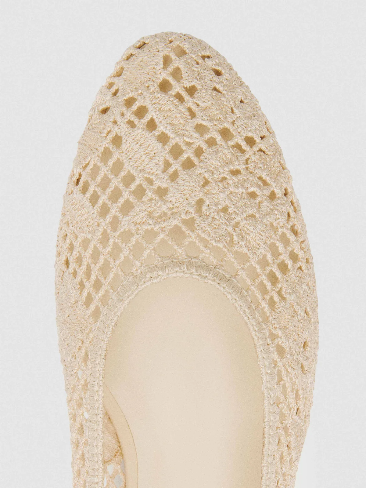 Pillar Flat by Reformation
