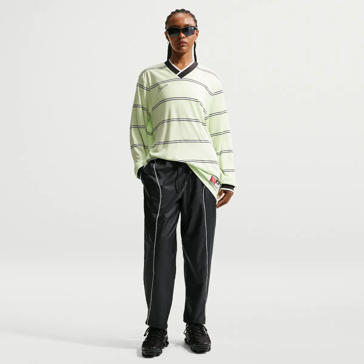 Nike Sportswear Mid-Rise Repel Woven Pants