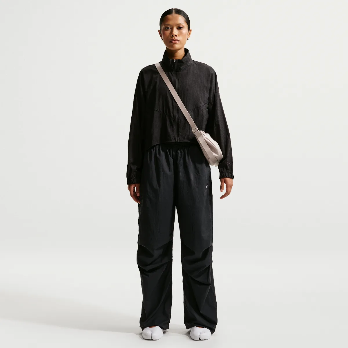 Nike Sportswear Mid-Rise Lightweight UV Pants