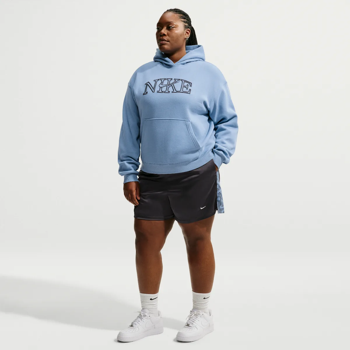 Nike Sportswear Chill Lace Loose Mid-Rise Shorts