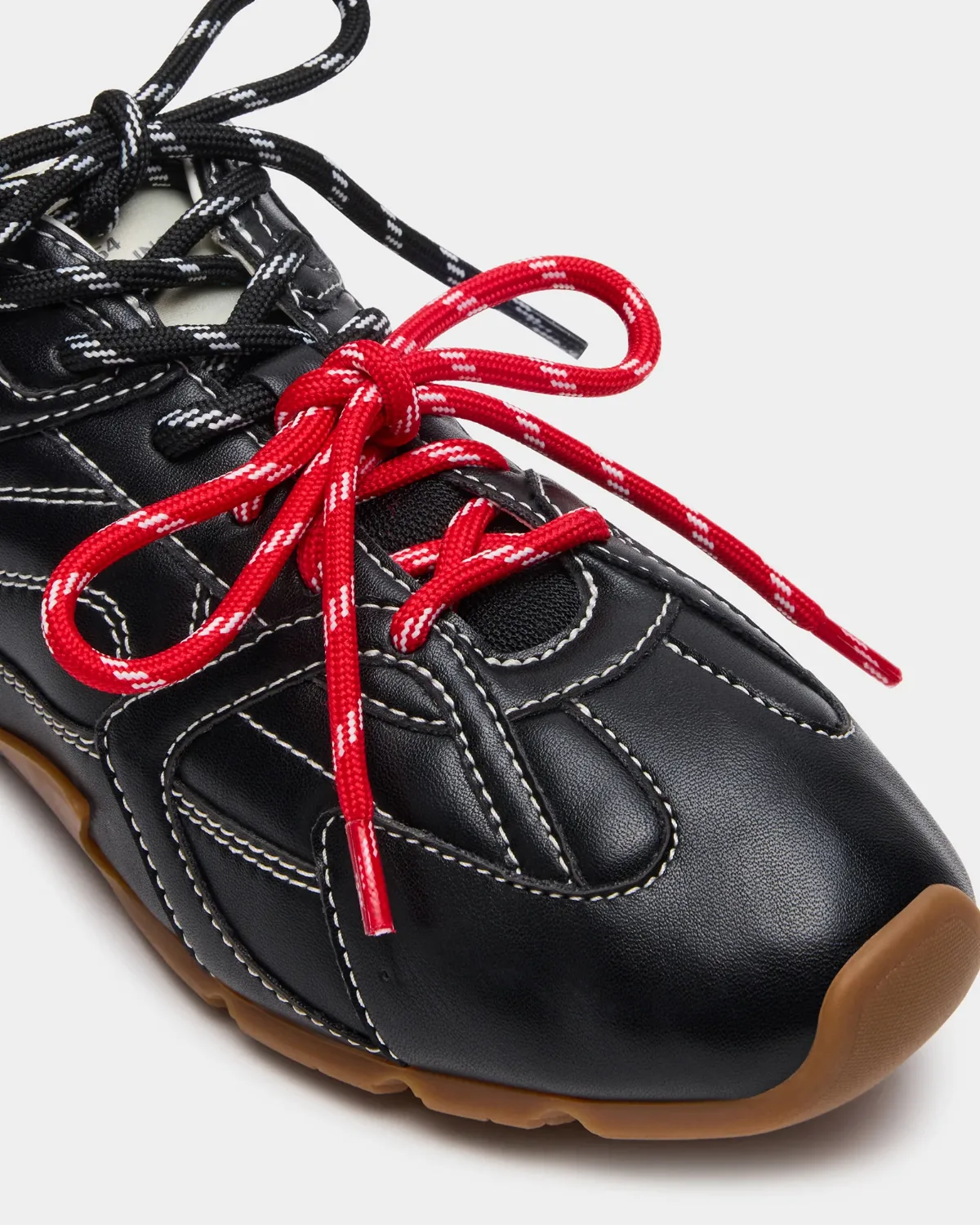Aziel Sneaker & Shoelace Bundle by Steve Madden