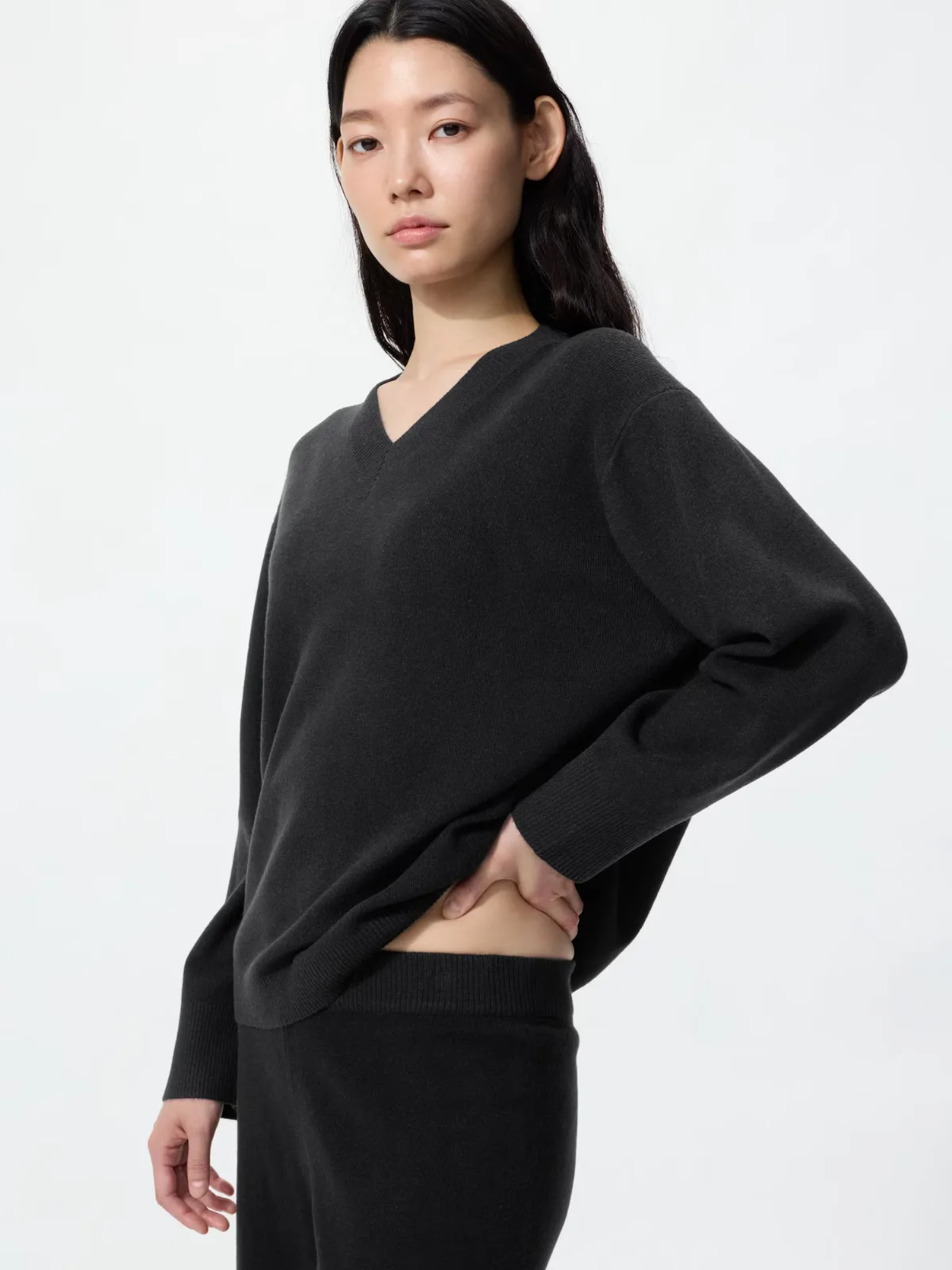 Washable Knit V-Neck Sweater Smooth