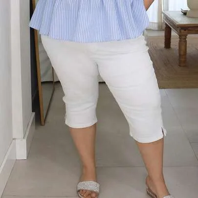 Solid Color Buttoned Slit Stretchy Capri Jeans with Pockets by Pretty and Ole