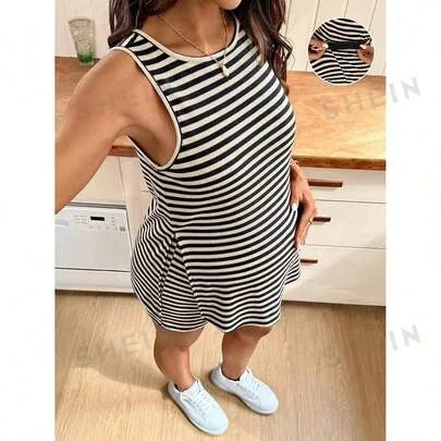 2pcs Maternity Striped Round Neck Side Slit Hem Tank Top and Adjustable Waist Shorts Set by SHEIN