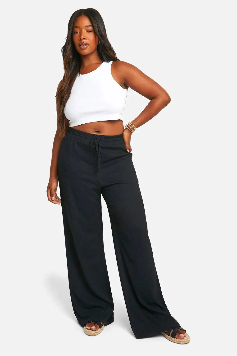 Textured Relaxed Wide Leg Trouser by boohoo