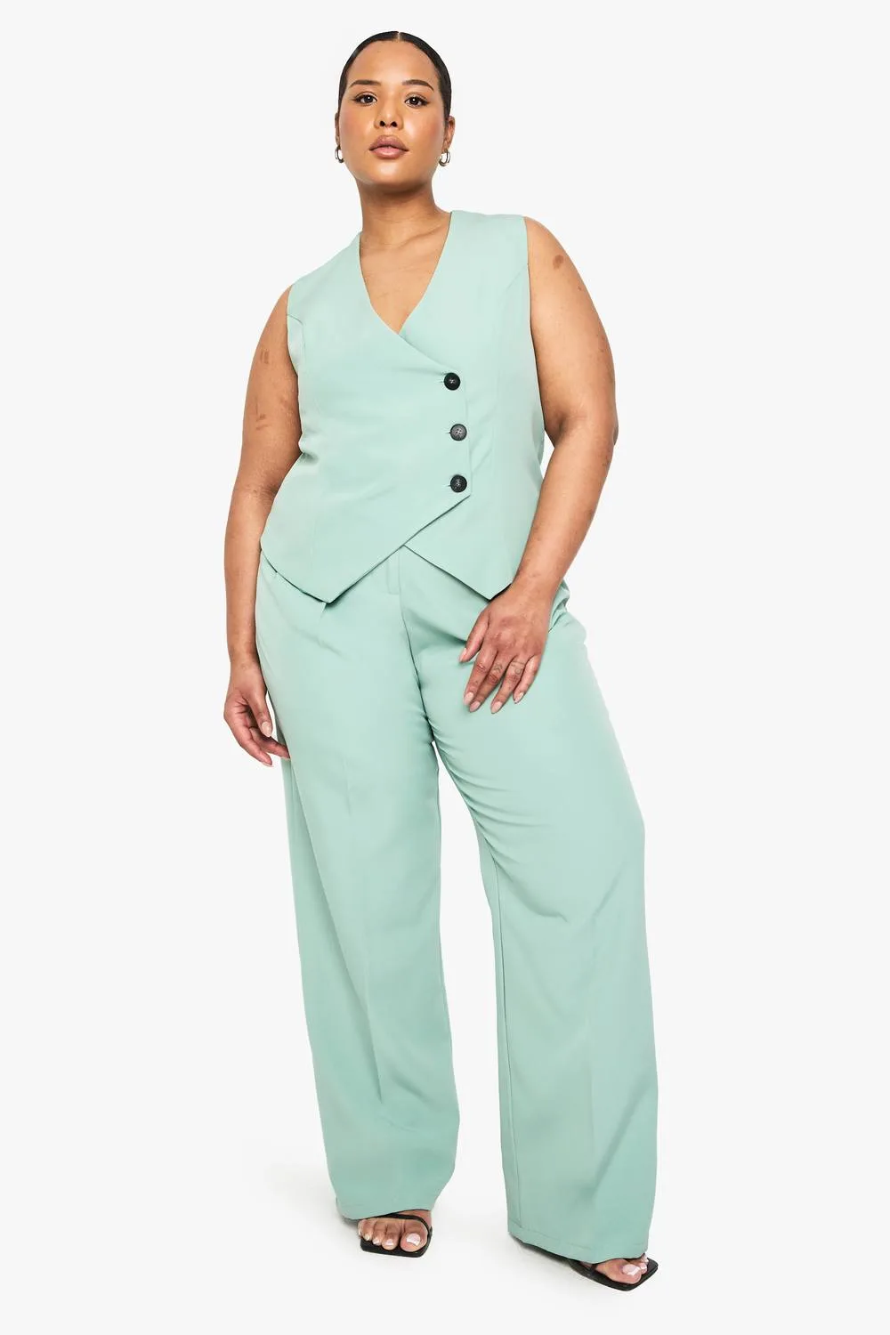Pleated Woven Wide Leg Tailored Trouser by boohoo