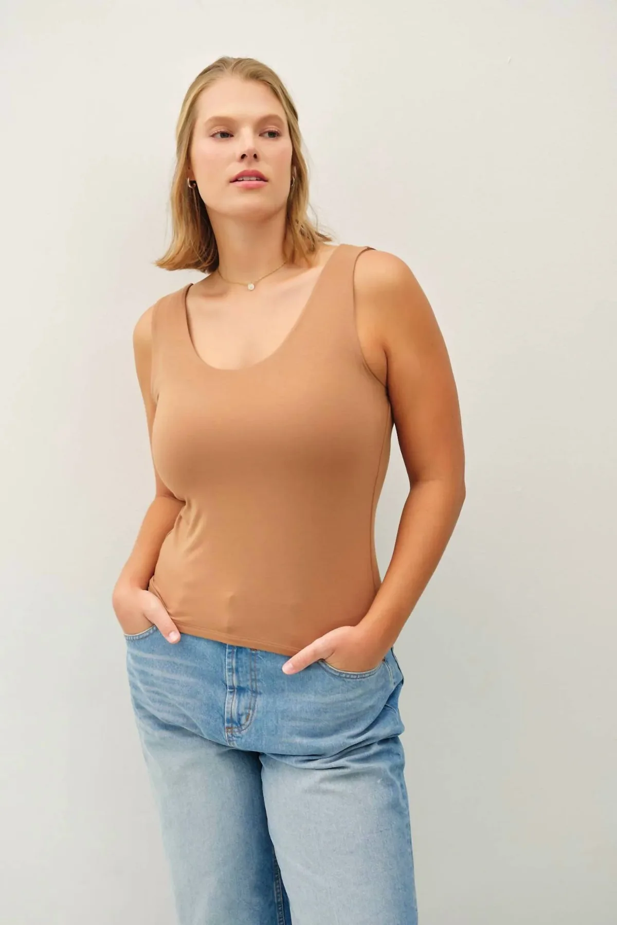 Basic Scoop Neck Tank by be cool