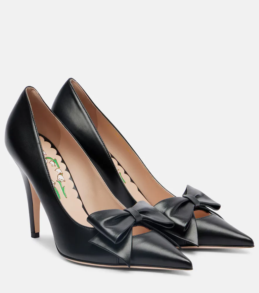 Bowow 100 Bow-Detail Leather Pumps by Valentino Garavani