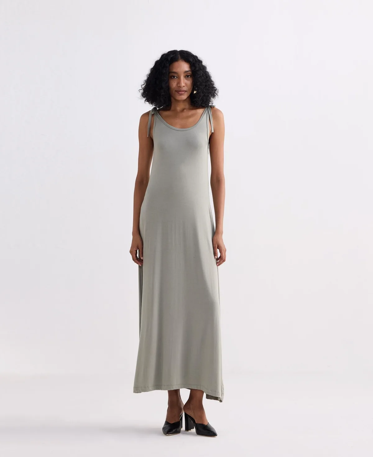 Maxi Dress with Shoulder Tie-Details by Reistor