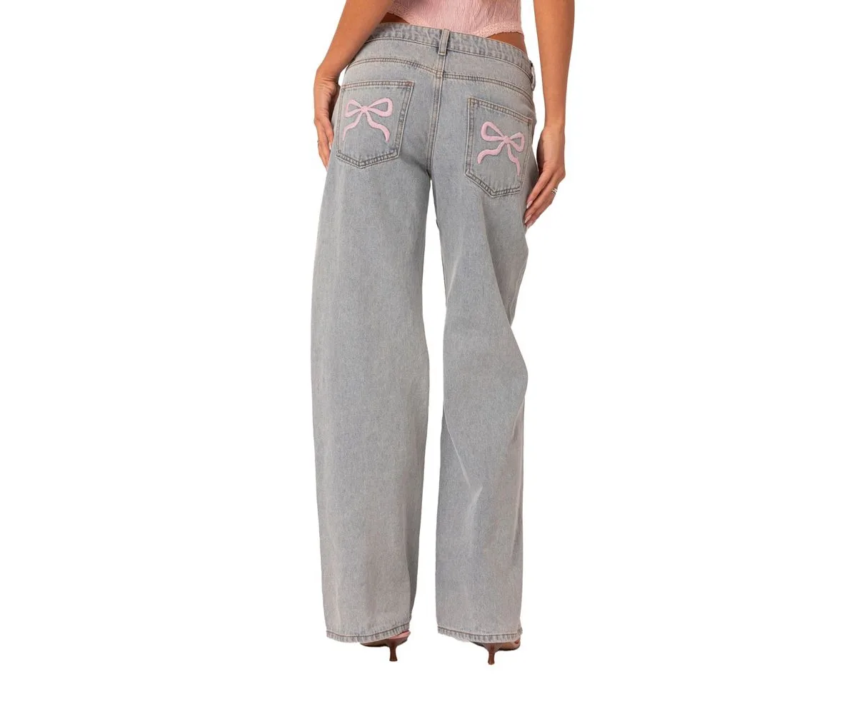 Bow Pocket Relaxed Jeans by Edikted