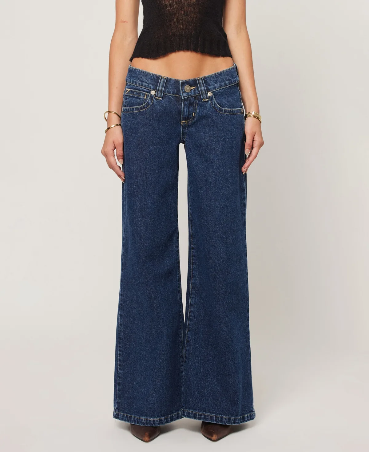 00 Tara Low-Rise Wide-Leg Jeans