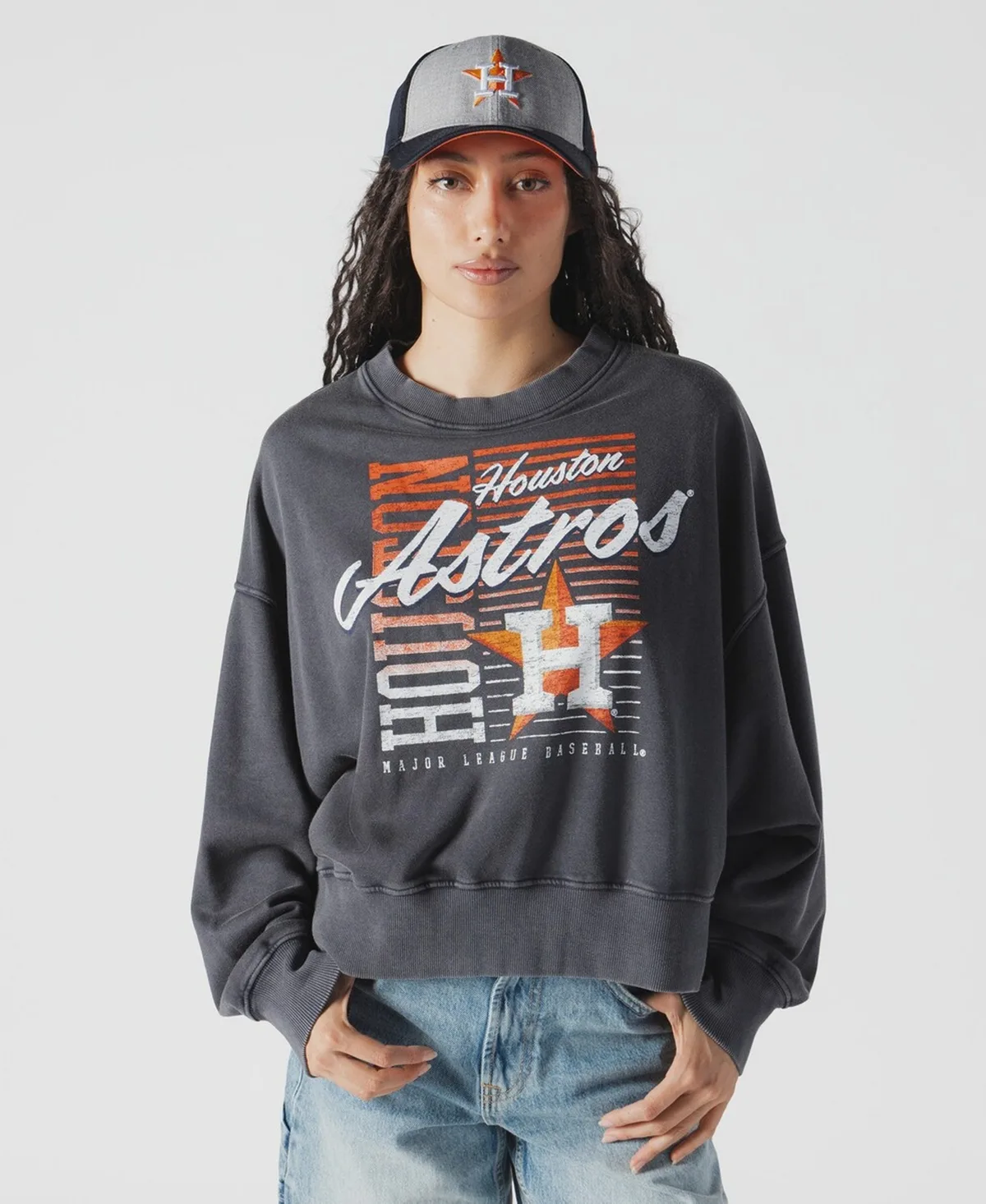 Houston Astros Boxy Mineral Wash Dolmen Sleeve Cropped Sweatshirt by New Era