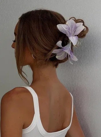 Kenedi Floral Claw Clip by Princess Polly