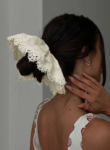 Finlea Scrunchie by Princess Polly