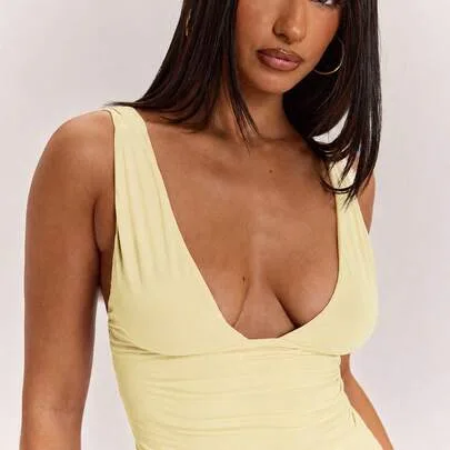 Solid Color V-Neck Fitted Tank Top by SHEIN
