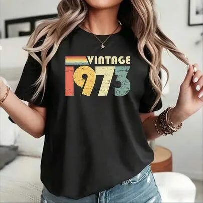 1973 Graphic Print T-Shirt Round Neck Short Sleeve Retro Casual Tee by SHEIN