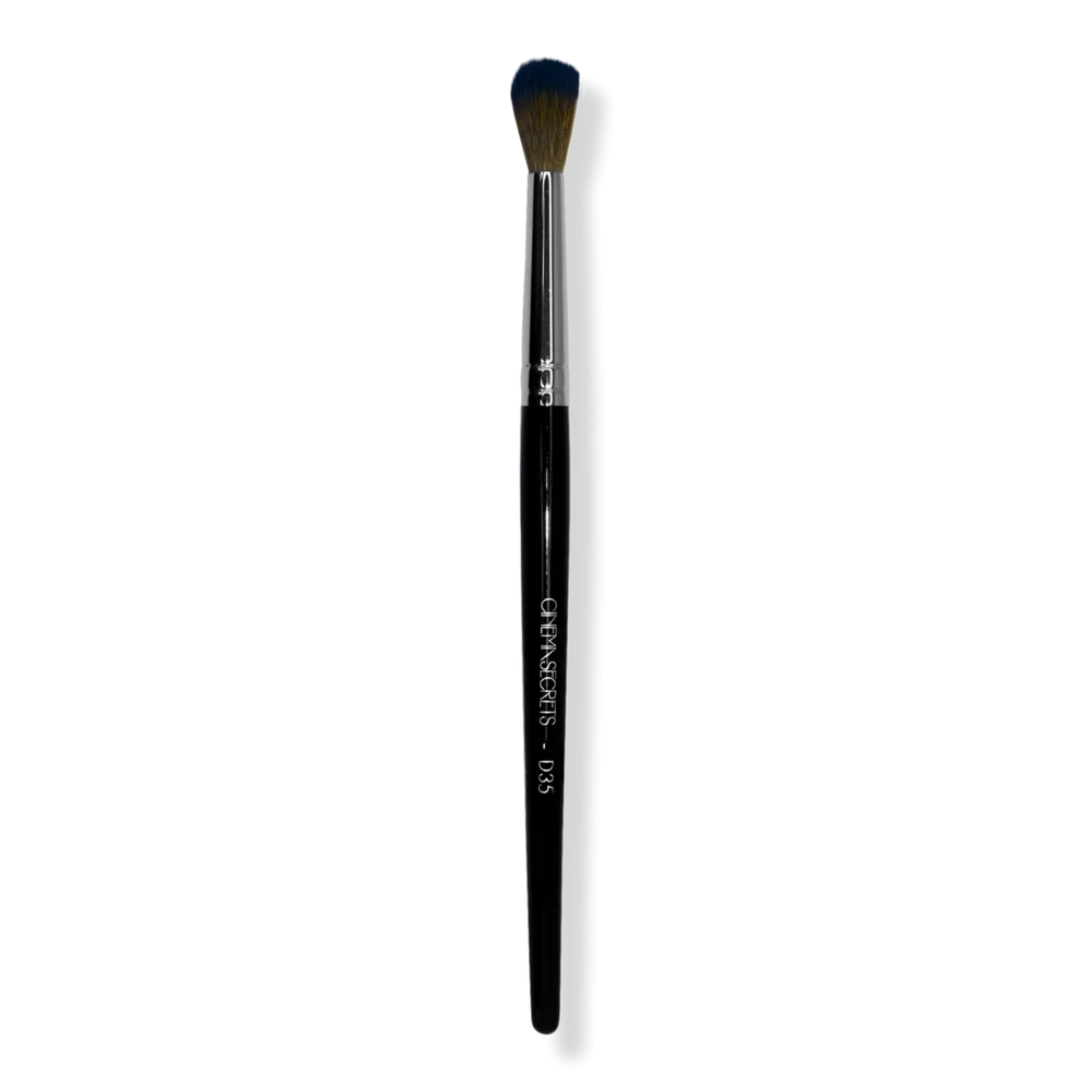 D35 - Domed Crease Eyeshadow Brush by Cinema Secrets