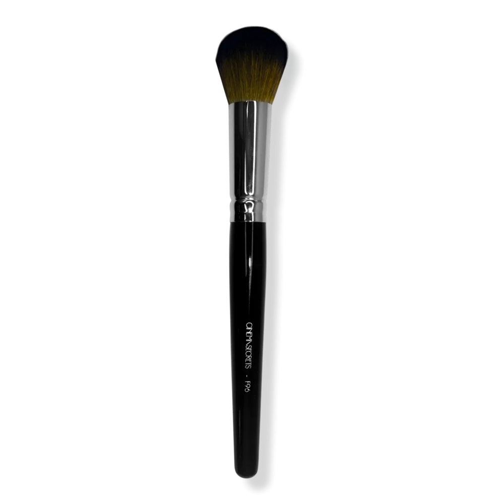 F96 - Fluffy Foundation Brush by Cinema Secrets
