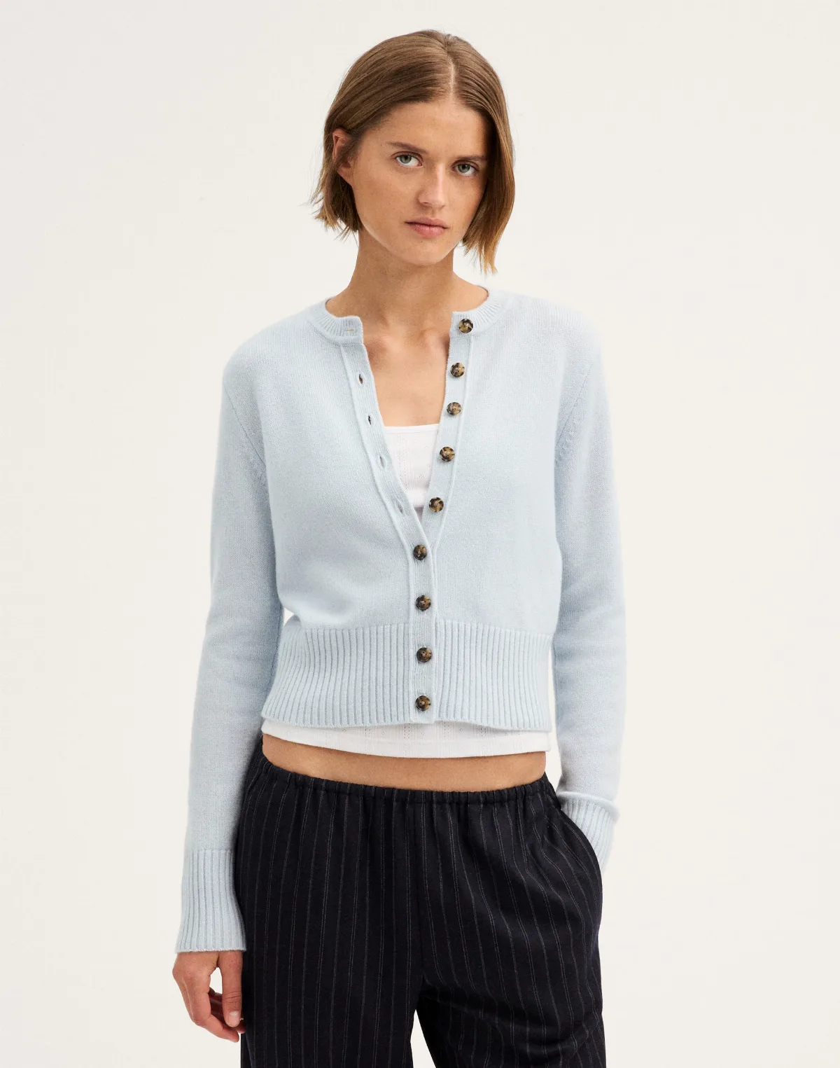 Crewneck Cardigan in 100% Cashmere