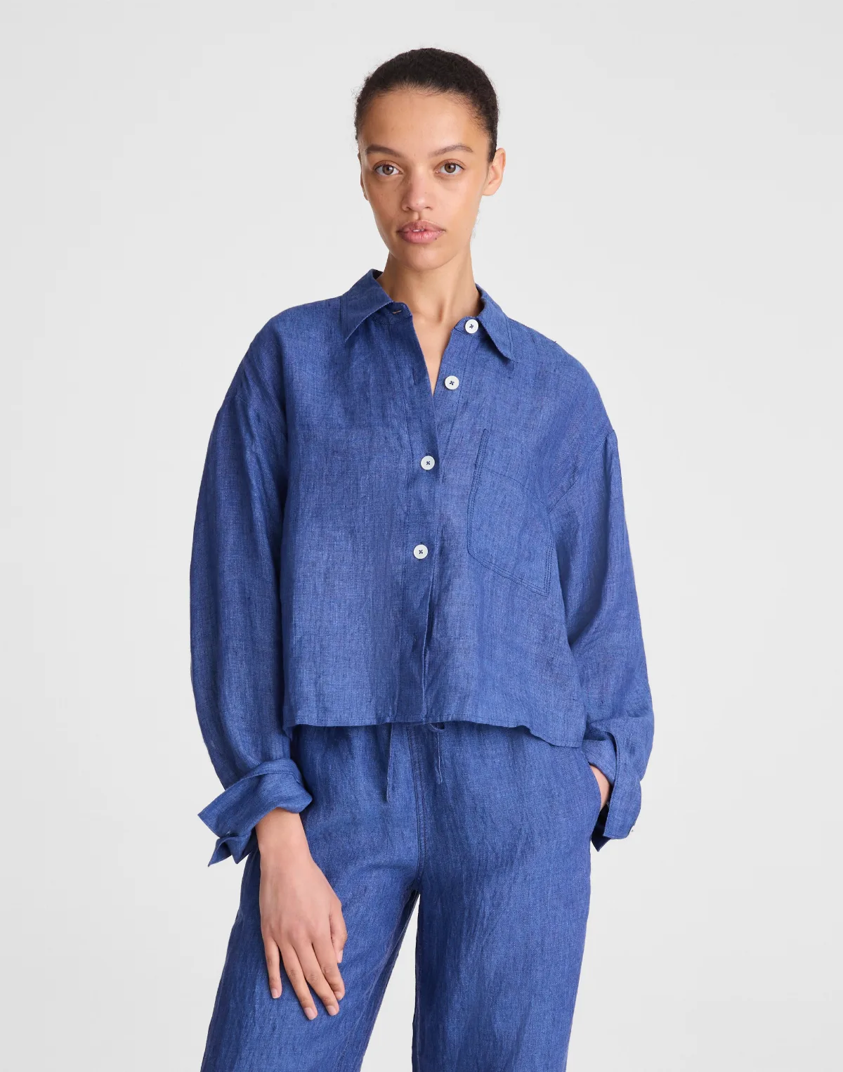 Straight-Hem Button-Up Shirt in 100% Linen by MW
