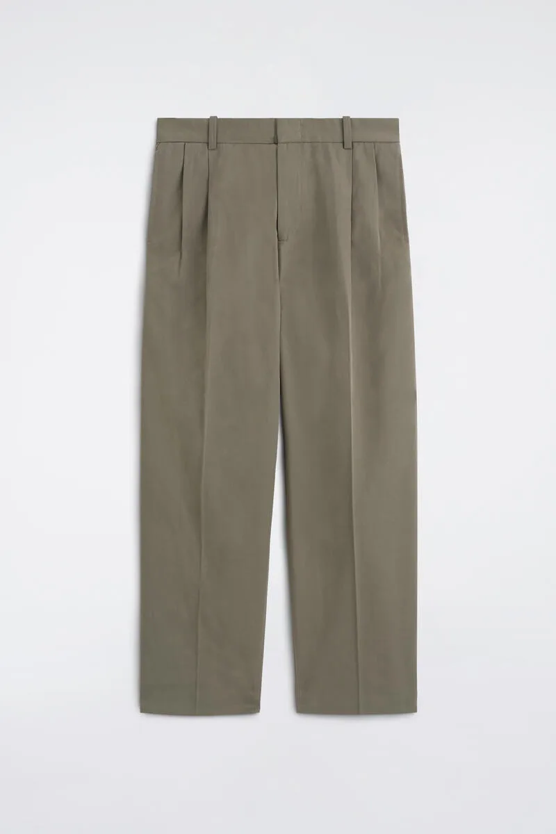Pleated Relaxed-Fit Tapered Pants
