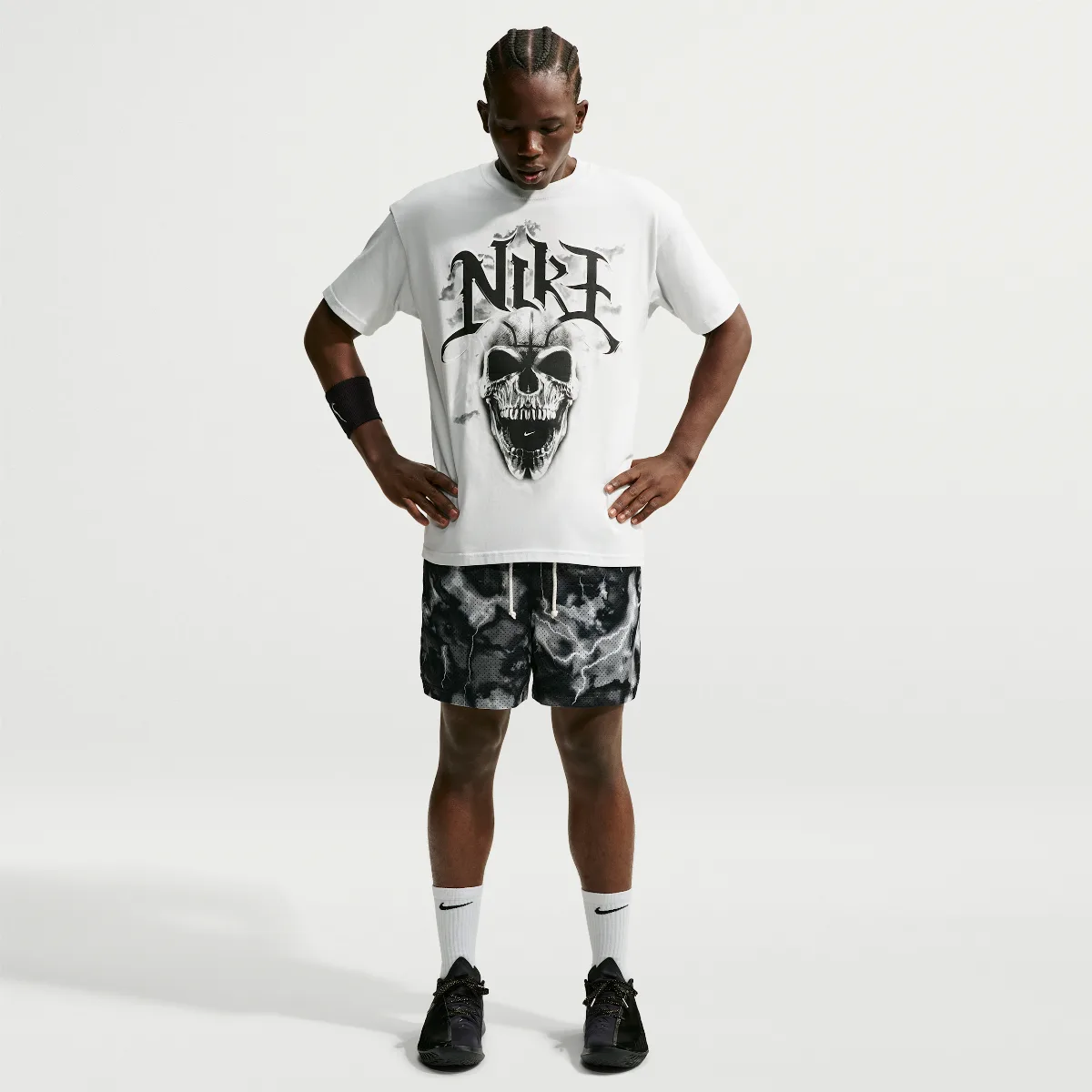 Standard Issue Dri-FIT 5" Mesh Basketball Shorts by Nike