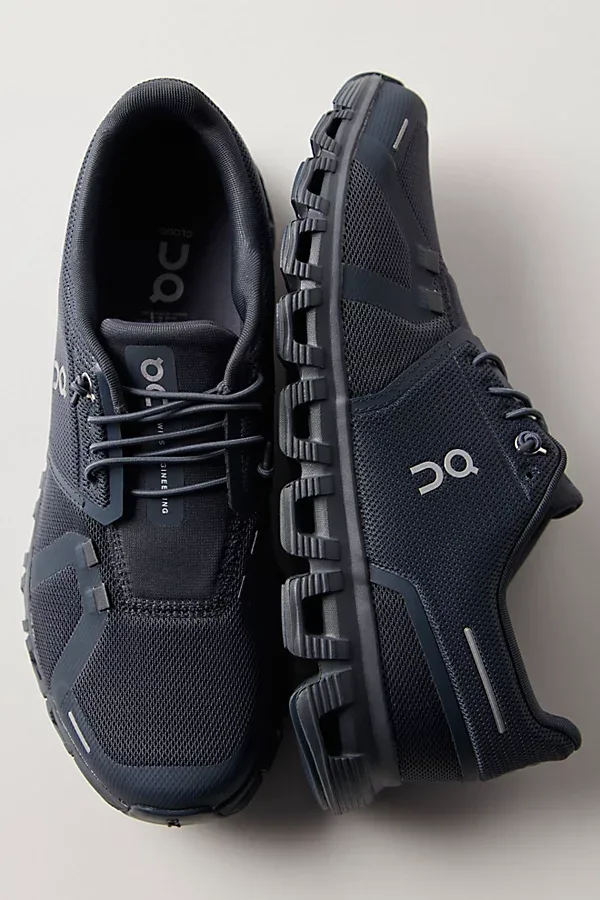 Cloud 6 Sneakers by On