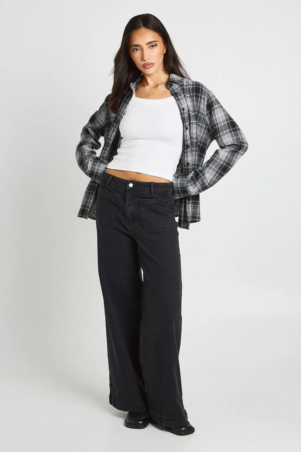 High Waist Front Pocket Wide Leg Jean - Denim/Elastane/Polyurethane by boohoo