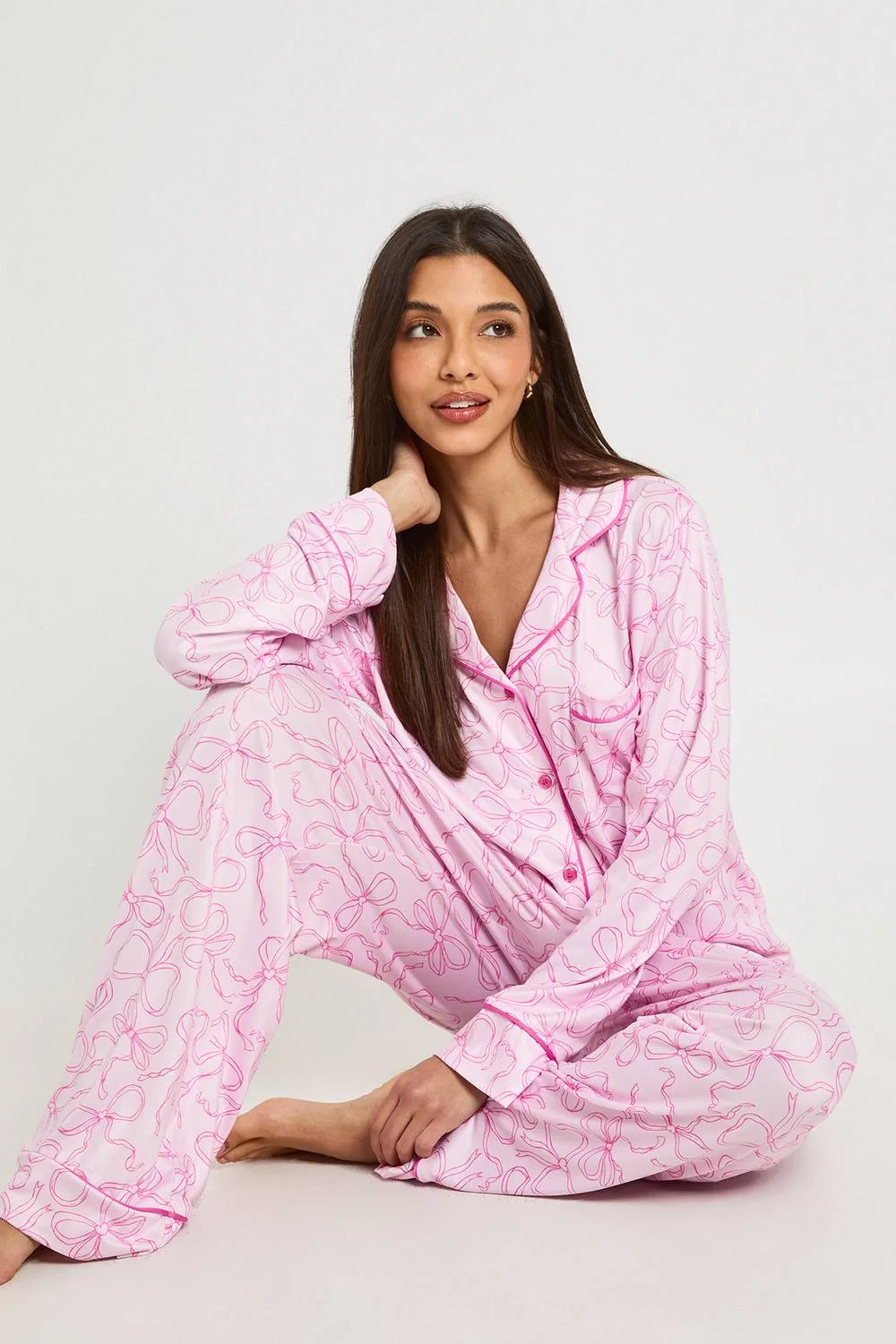 Bow Print Long Sleeve Shirt & Trouser Pyjama Set - Polyurethane by boohoo