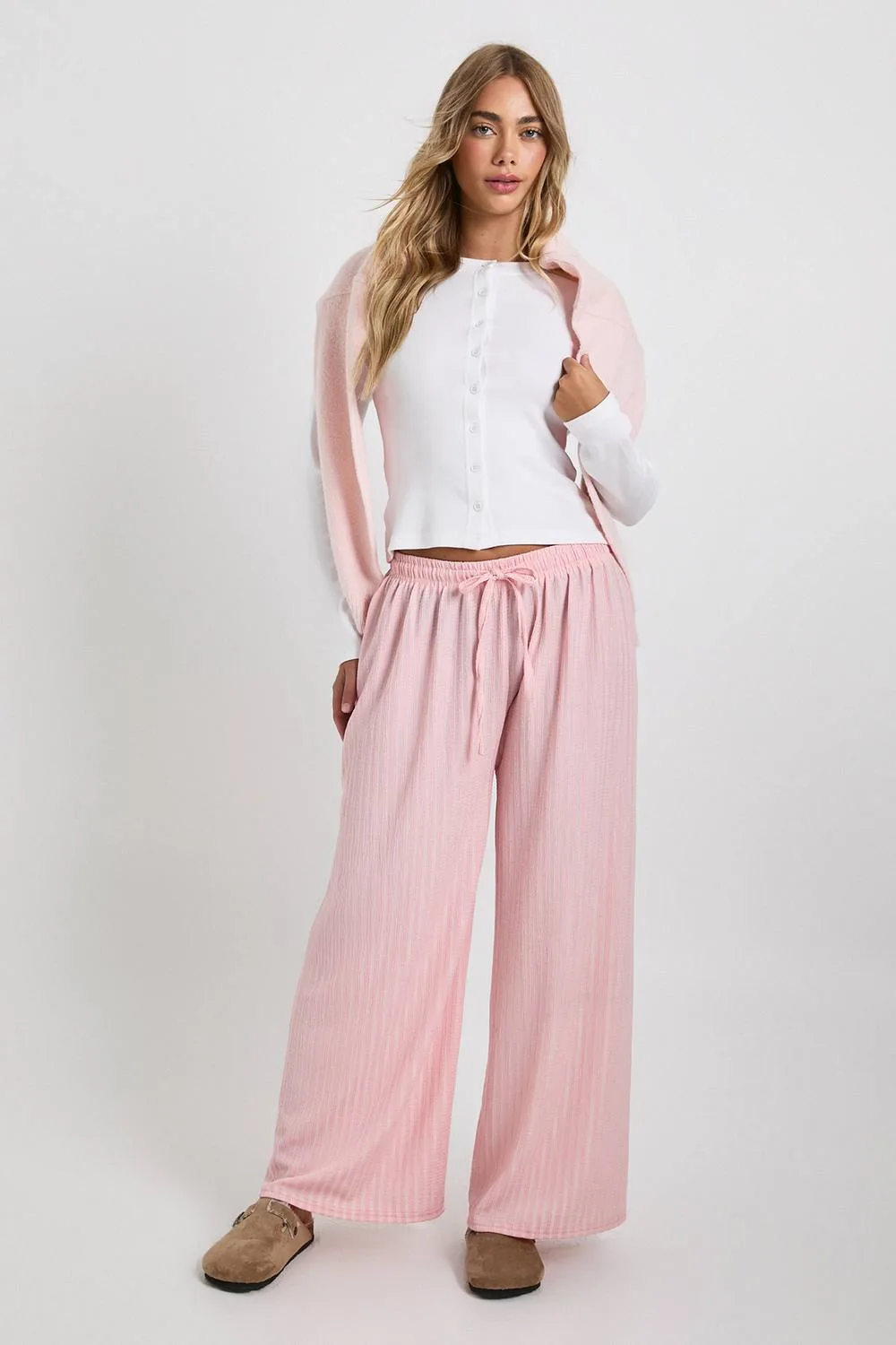 Textured Wide Leg Trouser - Woven by boohoo