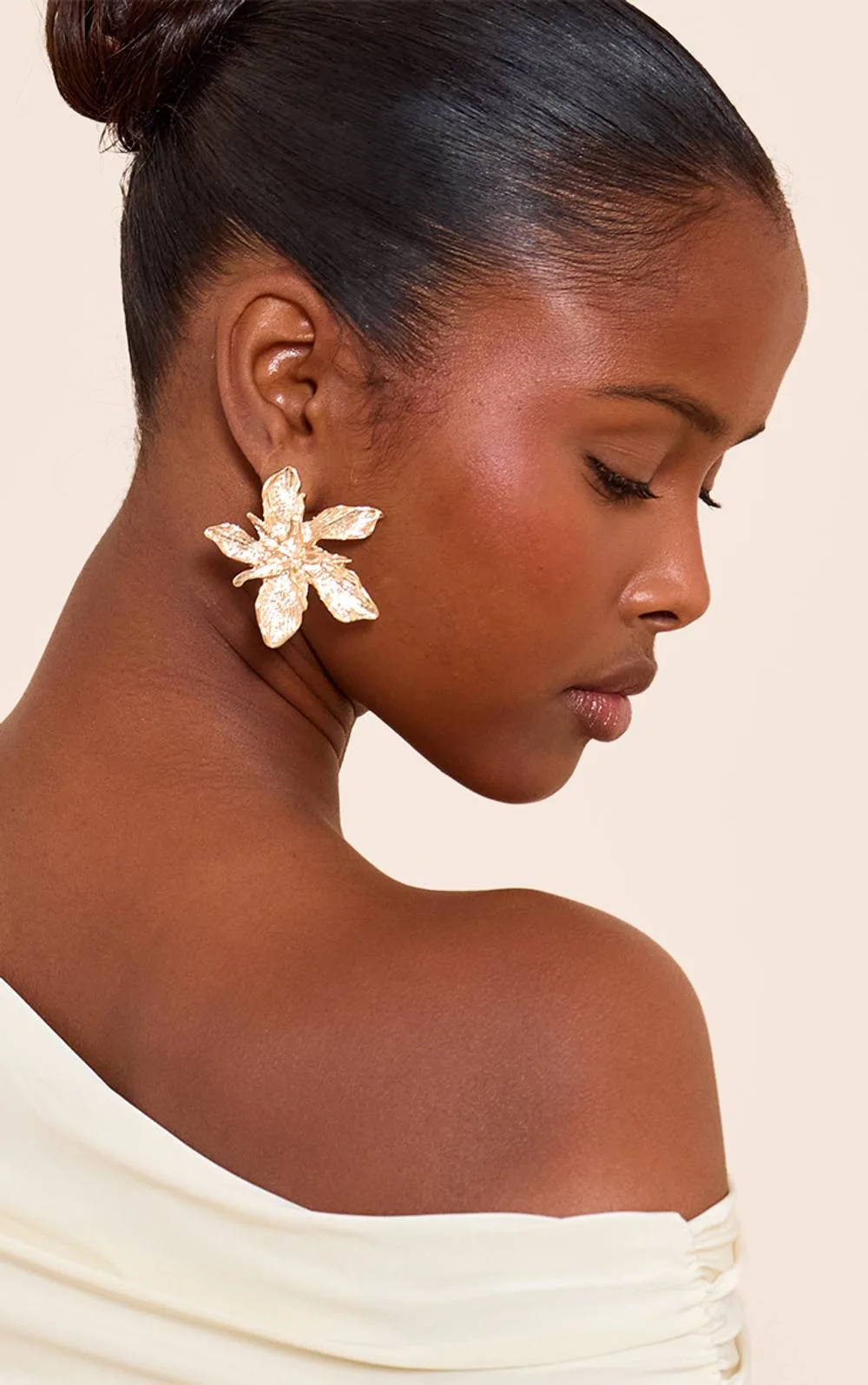 Flower Detail Statement Stud Earrings