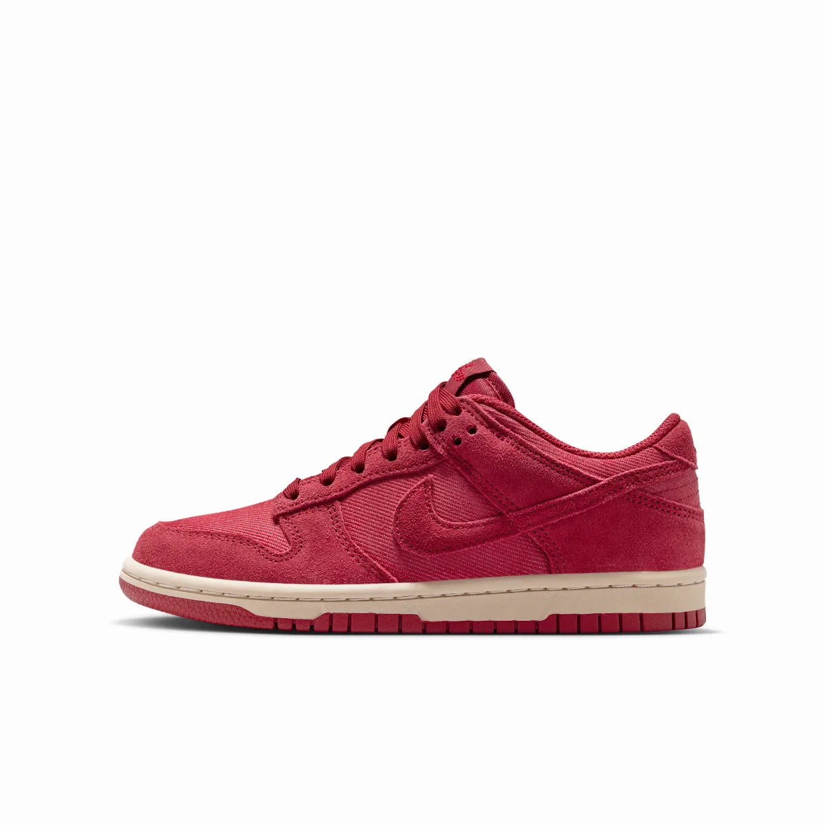 Dunk Low SE Shoes by Nike