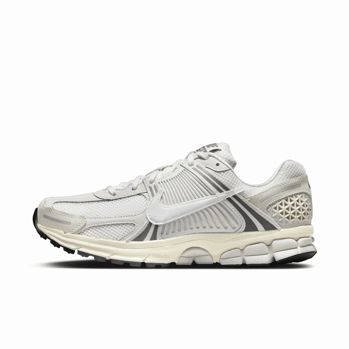Zoom Vomero 5 SE Shoes by Nike