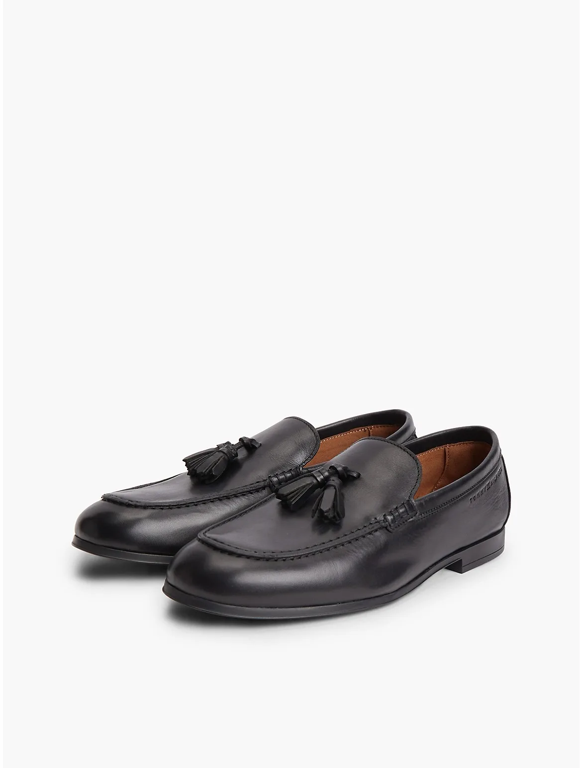 Flexible Leather Tassel Loafer