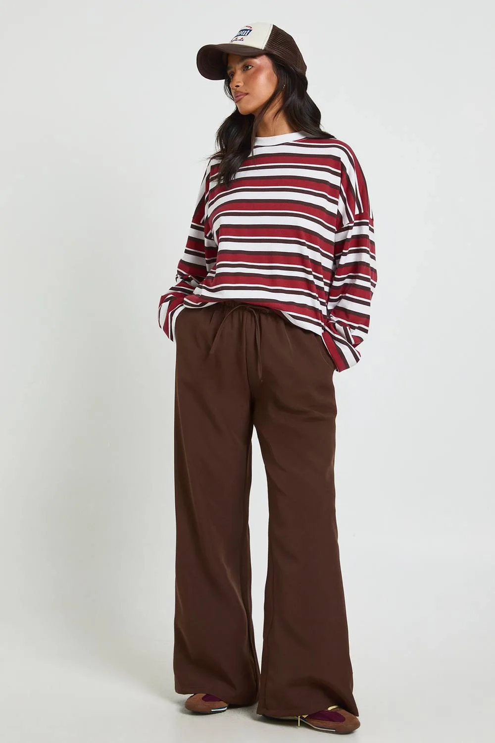 Woven Elasticated Waist Straight Leg Trousers by boohoo