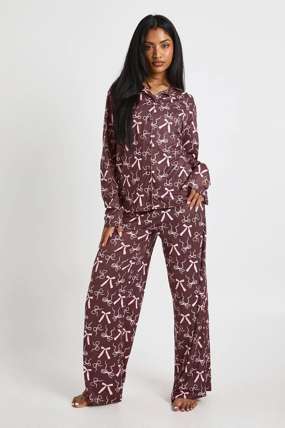 Mixed Bow Print Long Sleeve Shirt & Trousers Pyjama Set - Knitted by boohoo