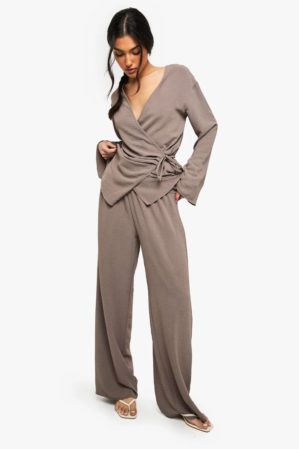 Woven Elastic Waist Wide Leg Trousers by boohoo