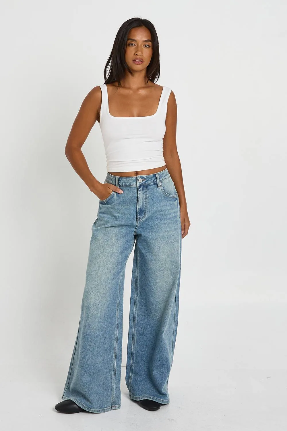 The Mid Waist Wide Leg Jean - Denim/Polyurethane by boohoo
