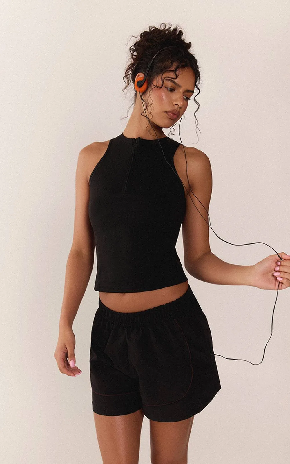 Shell Contrast Piping Shorts